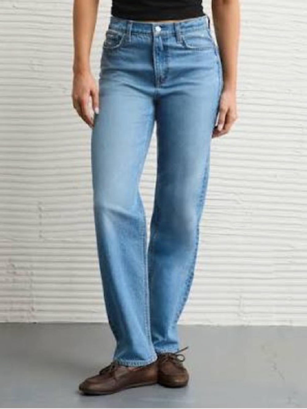 American Eagle Outfitters Vintage Hi-Rise Light Blue 90s Straight Leg Jeans